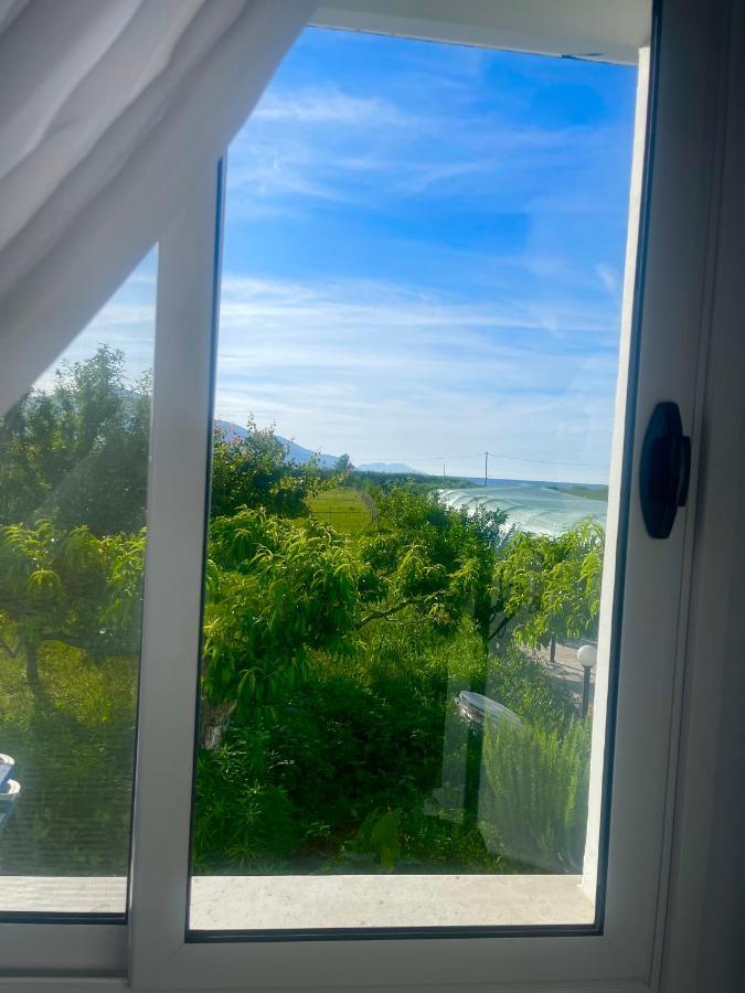 Kred Hotel Orikum Buitenkant foto