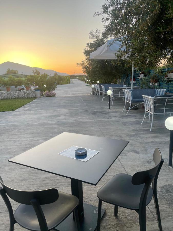Kred Hotel Orikum Buitenkant foto